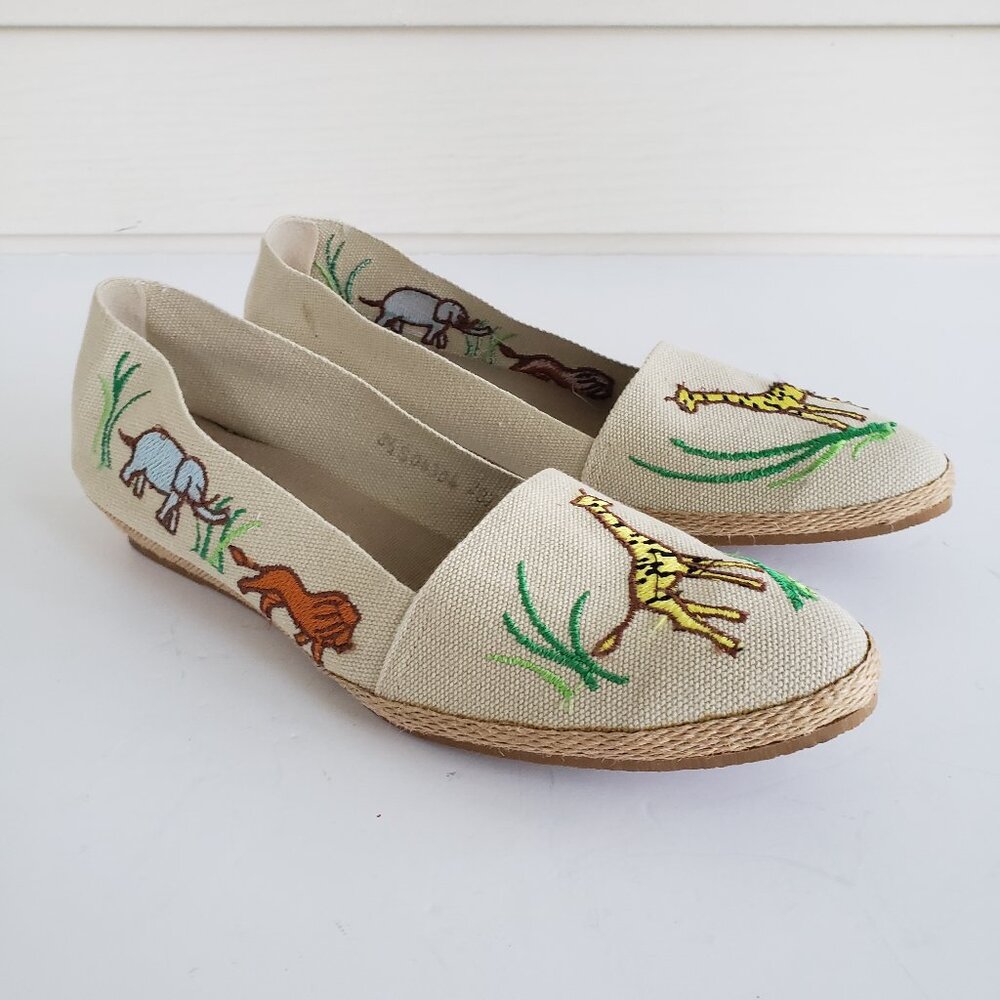 Vintage 70s/80s Margery Wind by Beacon wild animals embroidered canvas shoes